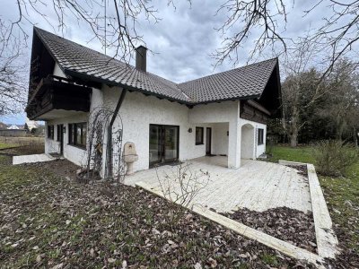 Exklusives Anwesen: Luxuriöses Wohnen mit bezauberndem Garten und eleganten Räumen auf 377m²