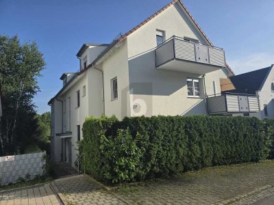 NEUWERTIG, SUPER SCHNITT UND MIT 2 STELLPLÄTZE