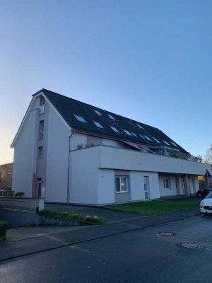 Großzügige 4-Zimmer-Erdgeschoss-Wohnung mit Garten