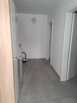 1080 € - 72.5 m² - 3.0 Zi.