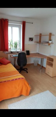 Helles möbliertes Zimmer 13 qm mit Küche/Bad in Olching