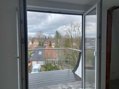 Attraktive 3,5-Zimmer-Dachgeschosswohnung mit Balkon und EBK in gehobener Wohnlage