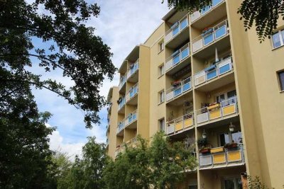 Geräumige 3-Raumwohnung mit Balkon und Aufzug bald für Sie frei.