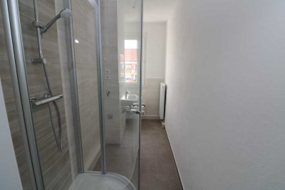 *Es grünt so grün* - Schnäppchen-2RW mit Dusche im Familiengarten