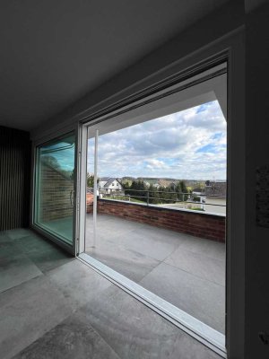Erstbezug mit Balkon und EBK: Stilvolle 3-Raum-DG-Wohnung mit geh. Innenausstattung in Königswinter