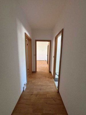 3-RWE im EG mit Balkon, optimal für das fortgeschrittene Alter