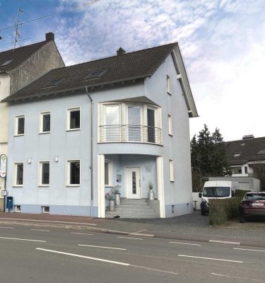 Charmantes Einfamilienhaus mit Garten und Garage in zentraler Lage