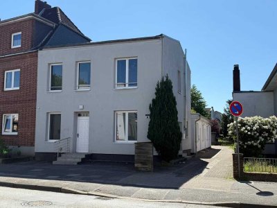 *2-Zimmer-Wohnung im Erdgeschoß mit kleinem Garten & Stellplatz*