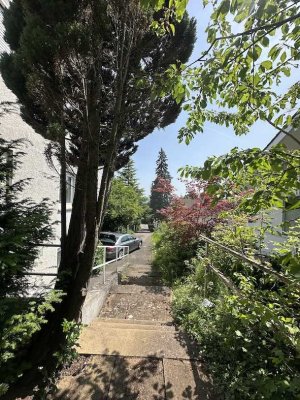 Großzügiges Haus mit Charme in Hanglage mit Aussicht, in Tübingen Nord