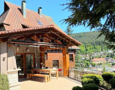 Einzigartiger Blick über die Baumwipfel * Ehemaliges Bürgermeisterhaus in idyllischer Lage