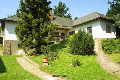 Platz für Alle! Zweifamilienhaus, Garten, Doppelgarage