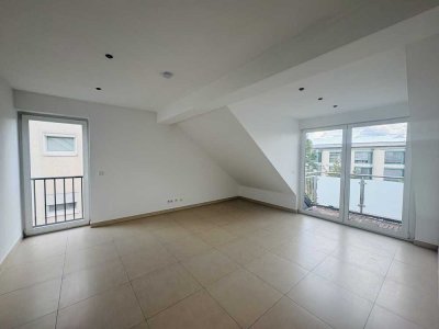 Lichtdurchflutete Dachgeschosswohnung mit Studio, 2 Balkonen & Top-Ausstattung in Neu-Isenburg