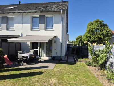 Neuwertiges, gepflegtes Reihenendhaus mit stilvollem Garten in guter Lage von Rheinzabern