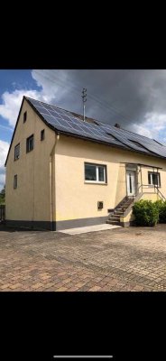 Modernisiertes 7-Zimmer-Haus mit Einbauküche in Niedermohr