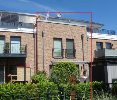 NA BITTE, AB DURCH DIE MITTE!  
Modernes Mittelhaus mit Garten-/und Dachterrasse in Burg!