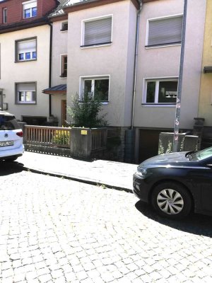 Freundliche und neuwertige 3-Zimmer-Hochparterre-Wohnung mit gehobener Innenausstattung in Erfurt