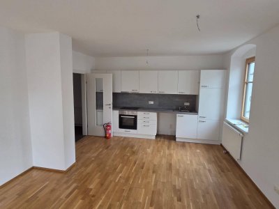 Wohnung im Erdgeschoß mit Balkon im Zentrum von Fürstenfeld....!