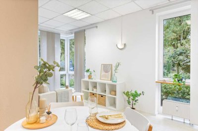 Für Personen ab 60 Jahren: Erdgeschosswohnung mit Schwimmbad und Gemeinschaftsgarten