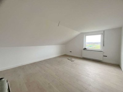 Frisch renovierte 3-ZKB-Dachgeschosswohnung in Meitingen-Herbertshofen!