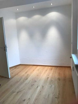 Charmante 4-Zimmer-Wohnung mit Dachschrägen im Herzen von Schlangenbad – ab 01.10.2025 verfügbar!