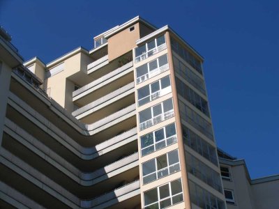Spektakuläre 3-Zi-Wohnung im denkmalgeschützten Wohnhochhaus Orplid