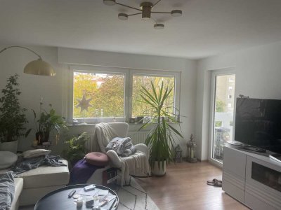 Gehobene tlw. möblierte 3,5-Zimmer Wohnung mit Balkon im 3. OG in Stuttgart-Botnang