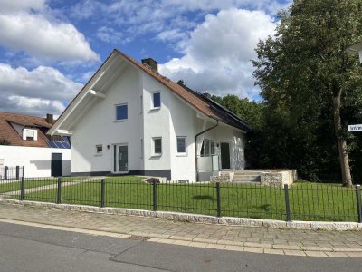 Wohnen im Grünen: Doppelhaushälfte mit Garten