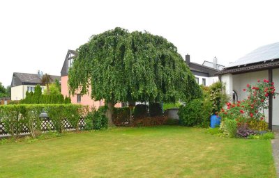 ** Den Sommer im eigenen großen und sonnigen Garten genießen! **