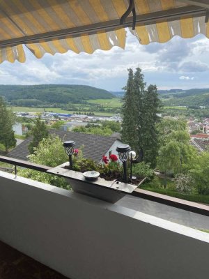 Vier - Zimmerwohnung mit herrlichen Ausblick in die Natur!