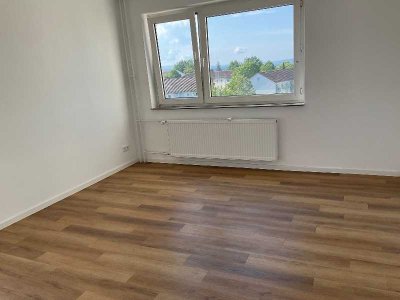 Helle 2-Zimmer Wohnung mit Balkon zu vermieten