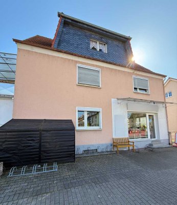 Attraktives Mehrfamilienhaus mit 4 Wohneinheiten + Gewerbeeinheit! Vollständig vermietet!