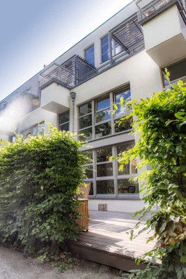 Großzügige Wohnung in Kreuzberger Townhouse // Spacious 4 Bedroom Apartment