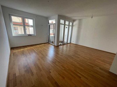 Moderne 2-Raum-Wohnung mit Loggia am Markt