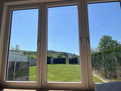3,5-Raum-Erdgeschosswohnung mit sep. Souterrainzimmer