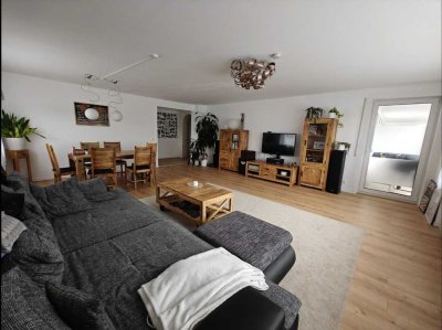 Modernisierte 5,5-Zimmer-Wohnung 163 m² mit Balkon, Keller und Garten