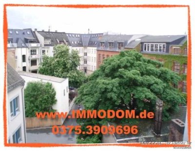 2-Zimmer-Dachgeschoss-Maisonetten-Wohnung mit BALKON und EINBAUKÜCHE mitten im Herzen von Zwickau