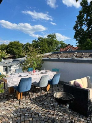 Helle Dachgeschoss-Galeriewohnung (108 qm) mit großer Dachterrasse (40qm) in Gräfelfing