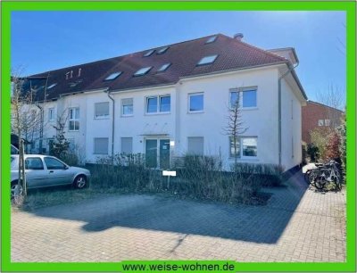 *Hochwertige  und  moderne 2-Zimmerwohnung mit Terrasse, kleinen Garten und Parkplatz*