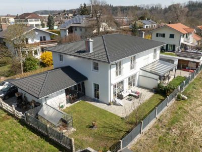 Wohnen mit Stil, Licht und Weitblick: Moderne Doppelhaushälfte in Altenmarkt a.d. Alz
