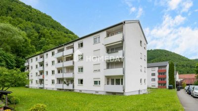 Ideal gelegene Erdgeschosswohnung mit Loggia und Tageslichtbad in gepflegtem Vier-Parteienhaus