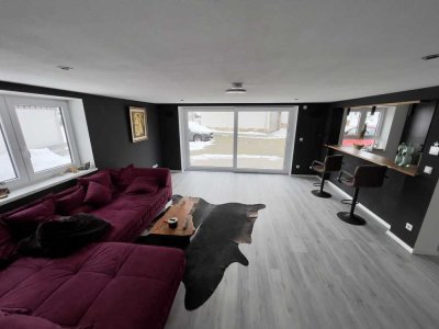 Stilvolle, neuwertige 3,5-Zimmer-Wohnung mit Balkon in Pfronten