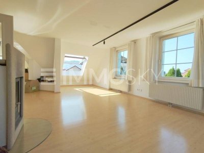 Stylische Maisonette mit großen Dachfenstern