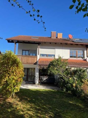 Brück Immobilien - Familientraum in ruhiger Lage – Attraktive 5-Zi.-Doppelhaushälfte mit Charme