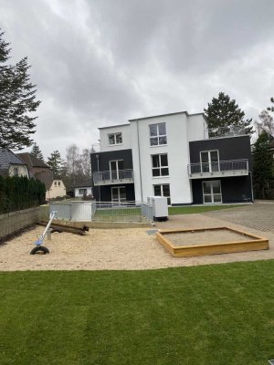 Exklusive 2-Raum-Penthouse-Wohnung mit gehobener Innenausstattung mit EBK in Hamburg Billstedt
