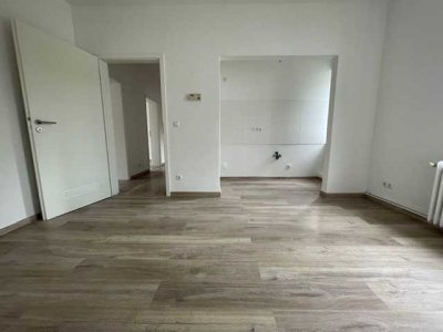 Lichtdurchflutete 3 Zimmer Wohnung mit neuem Tageslichtbadezimmer