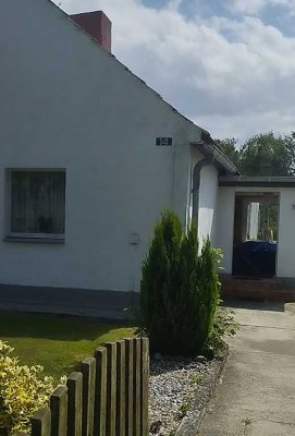 Charmantes EFH auf 2900 m², wird altersbedingt unter Marktpreis abgegeben. Für Schnellentschlossene!