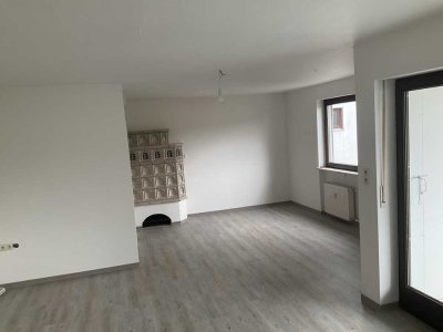 97204-Höchberg-von-Privat! Renovierte 5.Zimmerwohnung inkl. Tiefgaragenstellplatz!
