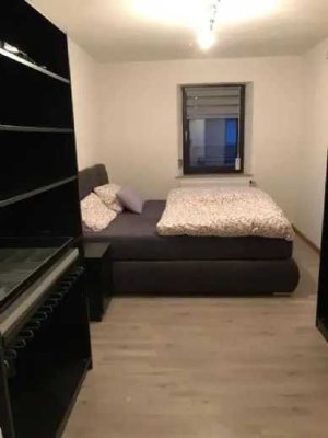 Sanierte 2-Zimmer-Wohnung zu vermieten im Erdgeschoss - nähe zur FeKi - mit Einbauküche!