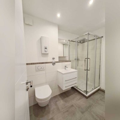 Hochwertig sanierte, helle 4-Zimmer Wohnung m. Balkon, Esszimmer und eigenem Stellplatz