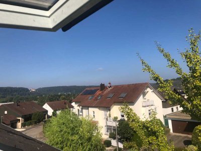 Geschmackvolle 2-Raum-Dachgeschosswohnung in Gundelsheim ab 01.07.25 frei